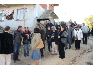 Yunanl?lar dedelerinin ya?ad??? Hamdibey Köyü’nü ziyaret etti