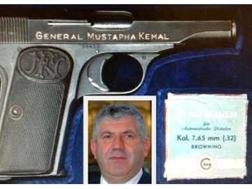 Atatürk için yapt?r?lan tabanca Londra’da aç?k artt?rmaya ç?k?yor