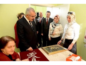 “Mikrokredi ile kad?nlar?m?z kendi kendine gelir sa?layacak”