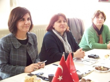 �Siyasete kad?n?n da �ok b�y�k katk?s? var�