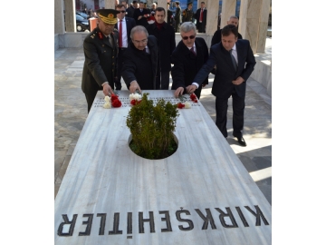 ?ehitlerimizi rahmet, minnet ve ?�kranla and?k