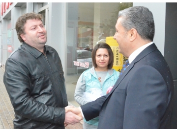 L�leburgaz esnaf?ndan ?l Emniyet M�d�r� H�seyin Akta?�a te?ekk�r