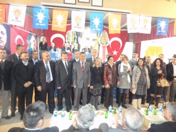 Babaeski’de AK Parti’nin yeni yönetimin geni? tabanl? olmamas?na tepkiler yükseliyor