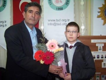 Duyarl? ö?rencilerden Sakatlar Derne?i’ne ziyaret