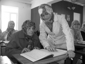 80 ya??nda Kuran-? Kerimi ö?reniyor