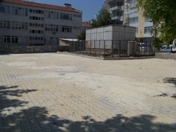 Üretici Pazar?’n?n parke ta?lar? yap?ld?