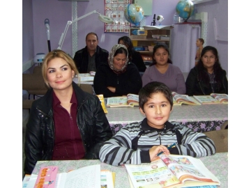 Afgan vatanda?lar? Türkçe ö?reniyor