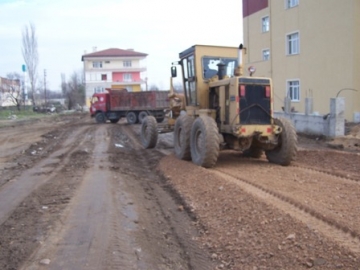 Belediye yol geni?letme çal??mas? yap?yor