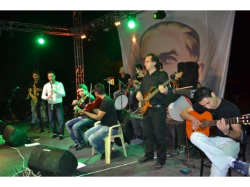 KLÜ Modern Dans Kulubü ve Blues Of Rumeli büyüledi