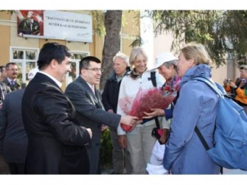 Sultanlar Yolu y�r�y�?��leri Vize�de kar??land?