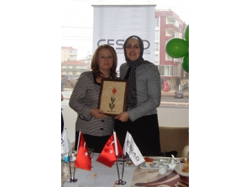 L?AD Kad?n Komisyonu �erkezk�y ?? Kad?nlar? ile bulu?tu