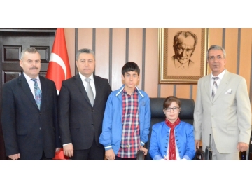 K?rklareli ?l Emniyet M�d�r� Akta? g�revini �?rencilere b?rakt?