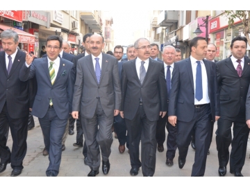 Bakan M�ezzino?lu; �K?rklareli hak etti?i b�t�n hizmetleri alacak�