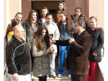 Bahçelievler ?lkö?retim Okulu Voleybol’da ?l Üçüncüsü oldu