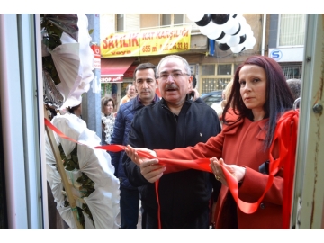 N Style Perde ve Aksesuar’?n kurdelesini Vali Yaman kesti