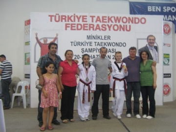 45 Kilogram’da Finalin ad? Ergin Spor Kulübü oldu Seray O?uz Türkiye 1’ncisi, Fatma Zehra Karaba? Türkiye 2’ncisi