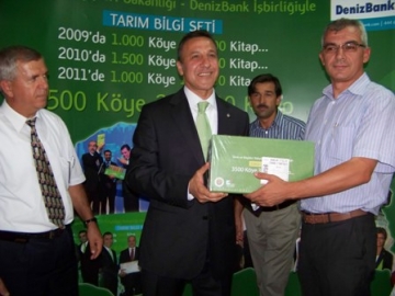 DenizBank’tan çiftçilere bin 900 adet kitap
