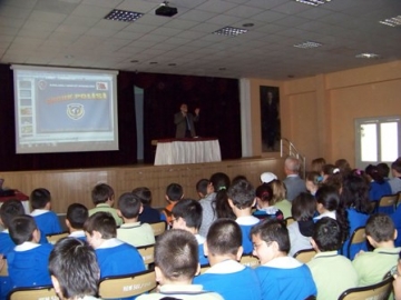 �ocuklar su�lardan ve zararl? al??kanl?klardan korunmaya y�nelik bilin�lendirildi