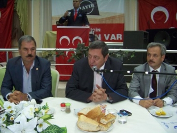 MHP’nin iftar yeme?ine yo?un ilgi