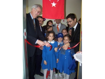 Boing’in Firmas? Atatürk ?lkö?retim Okulu’nda BT S?n?f? kurdu