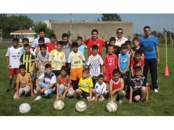 ?psala'da Yaz Futbol Okulu aç?ld?