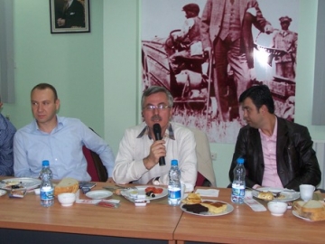 K?AD, i?adamlar? ile yerel yöneticileri bulu?turdu