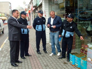 Belediye Zab?ta Ekipleri �ar?? esnaf?n? denetledi
