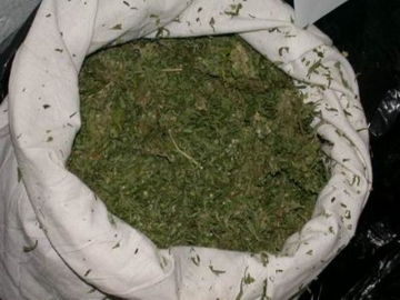 25 kg esrar, 82 gram esrar maddesi ele geçirildi