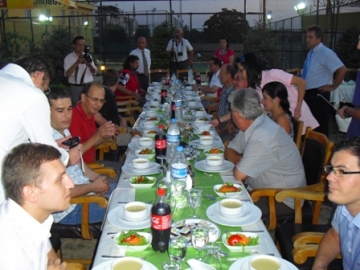K?rklareli Belediyesi’nden bas?n mensuplar?na iftar yeme?i