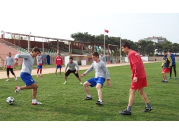 “Amac?m?z önce iyi bir futbolcu nas?l olur onu ö?retmek”