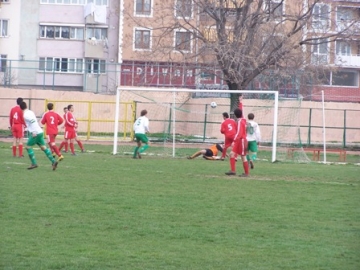 “K?rklarelispor’un kafa gollerinden sak?n?n”