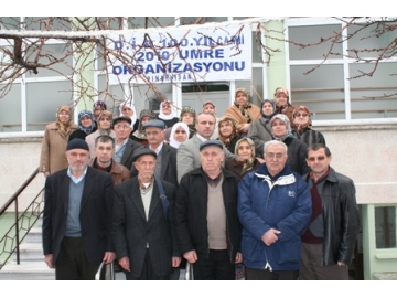 P?narhisar’dan 101 Umre yolcusu