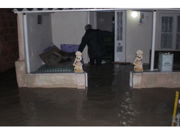 Lüleburgaz Deresi taştı, 200’e yakın ev sular altında kaldı
