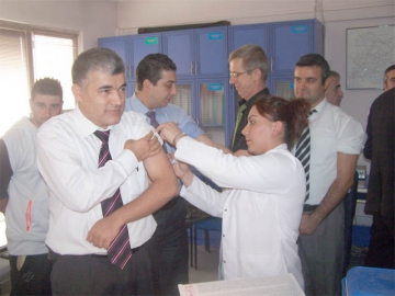 Kırklareli Sağlık Müdürlüğü’nde, sağlık personeline “Domuz Gribi” aşısı uygulandı