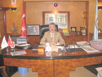 “Başöğretmenimiz Atatürk’ü bir kez daha saygıyla anıyorum”