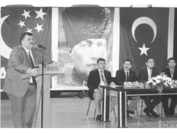 Y?ld?r?m, partisinin çal??malar?nda aktif rol oynuyor