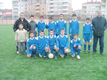 Okullar Aras? Y?ld?zlar Futbol Il ?ampiyonas? ba?lad?