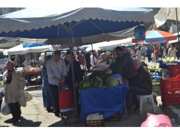 Çar?amba Pazar? saman alevi gibiydi