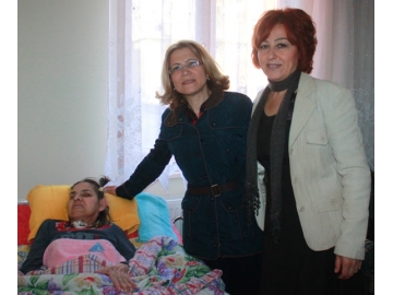 K?rklareli Belediye Meclis �yeleri engelli ailesini ziyaret etti
