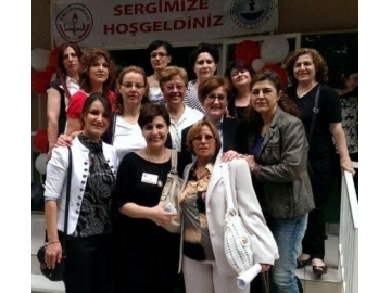 L�leburgaz Halk E?itim Merkezi�nde el eme?i, g�z nurlar?n? sergiliyorlar