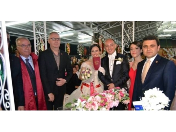 Hilmi Kahraman sevgisi ta?t?, Ali ve I??l Kahraman göz kama?t?rd?