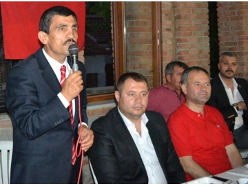 MHP Kaynarca Belde Ba?kanl???’n?n iftar?na kat?lan MYK Üyesi Erdem Karakoç;