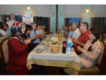 Kapakl? Belediyesi�nin iftar?nda 500 ki?i birlikte oru� a�t? 