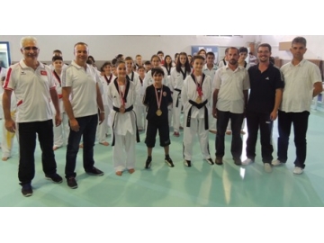 Erginspor Taekwondo Ku?ak S?nav?�n? yapt? 