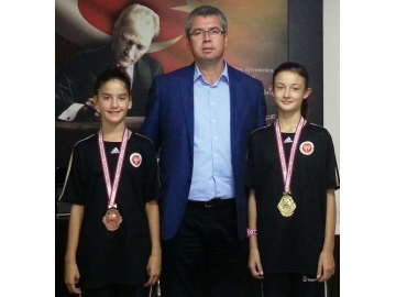 Minikler Türkiye Taekwondo ?ampiyonlar? Ba?kan Dermenci’yi ziyaret etti