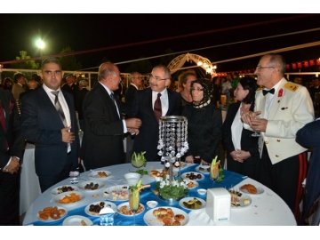 Büyük Zaferin 92. Y?l Co?kusu resepsiyonla taçland?
