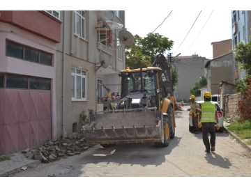 Lüleburgaz Belediyesi yol yap?m çal??malar?n? sürdürüyor