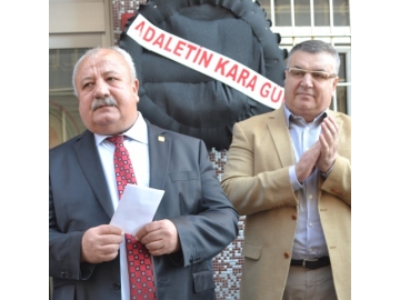 CHP K?rklareli Adliyesi�ne Kara �elenk b?rakt? Zengin; �17 ve 25 Aral?k Operasyonlar?�n? unutturmayaca??z�