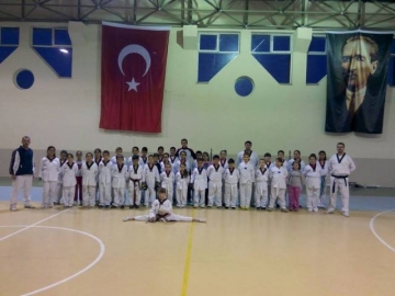 P?narhisar Gençlik Hizmetleri ve Spor ?lçe Müdürü Ahmet Mert Sar?;