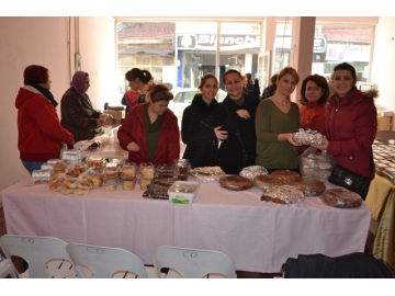 Cumhuriyet Ortaokulu Okul Aile Birli?i Kermes açt?